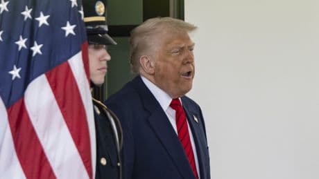 Trump: Husilere saldırıları durduruyoruz