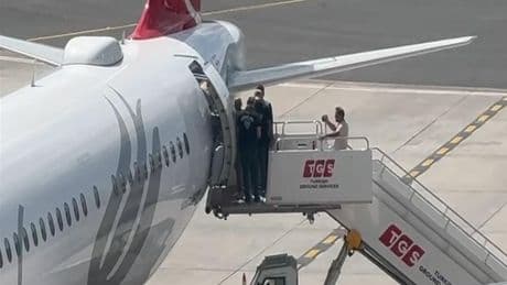 Leman Dergisi yazı işleri müdürü Marsilya dönüşü havalimanında gözaltına alındı