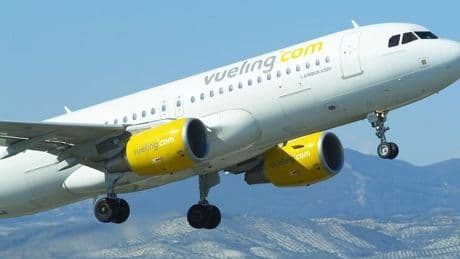 Anuncian vuelos 'low cost' rebajados desde Bilbao para este verano