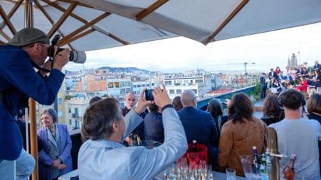 El fotógrafo en el tejado con 18 estrellas de Sant Jordi