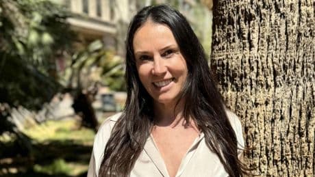 Isabel Ferrández, psicóloga, sobre los errores en una relación: ''Empezamos a salir con alguien, llega nuestro cumpleaños y estamos deseando que esa persona nos haga un regalo''