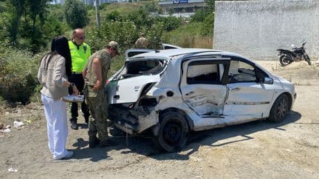 Polis otosuyla otomobil çarpıştı: 2 polis ve 1 asker yaralı