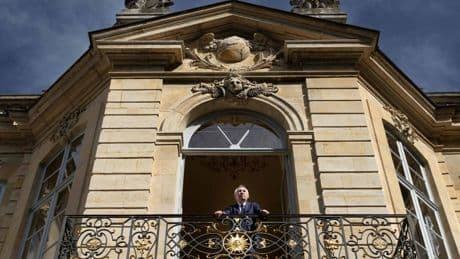 Bayrou, l'ora del capolinea. "Tutti uniti contro di me"