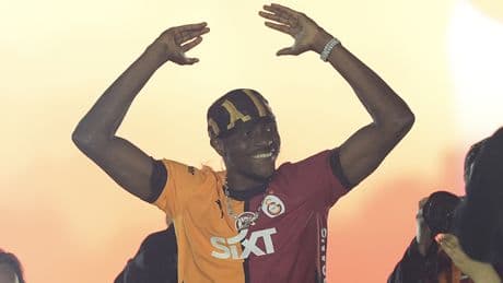 Okan Buruk'tan Victor Osimhen mesajı! "Top artık onda"
