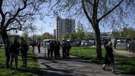 Assassinat à Vaulx-en-Velin : un suspect de 18 ans, recruté sur les réseaux sociaux, arrêté en région parisienne