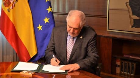 Adiós, Constitución normativa; bienvenida, Constitución "abierta"