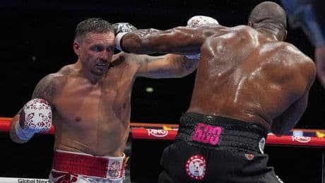 Vereinigungskampf in London: K.-o.-Sieg in London: Usyk unangefochtener Box-Weltmeister