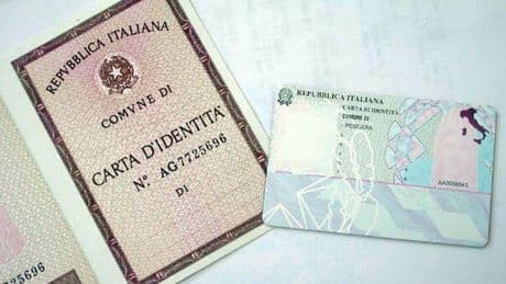 Carta d'identità, la versione cartacea non sarà più valida: da quando cambiarla e come. Il motivo