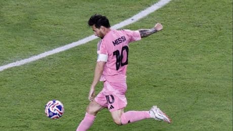 Lionel Messi rekora doymuyor