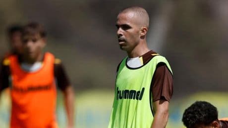 UD Las Palmas se refuerza sin derroches: juventud, iconos y superávit millonario