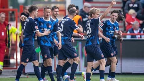 Fußball-Bundesliga: Festnahmen und Verletzte beim Heidenheim-Spiel in Berlin