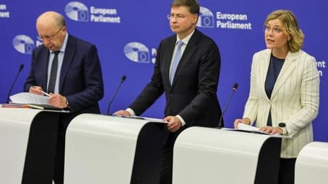 La UE reduce la burocracia para que la inversión en Defensa sea "más simple, rápida y ágil": "Es posible una agresión de Rusia en tres o cuatro años"