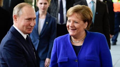 Brisante Akten enthüllen - So machte sich Merkel für das Russen-Gas stark