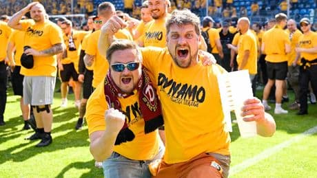 Wilde Party nach Abpfiff - Kommentator feiert Dresden-Aufstieg!