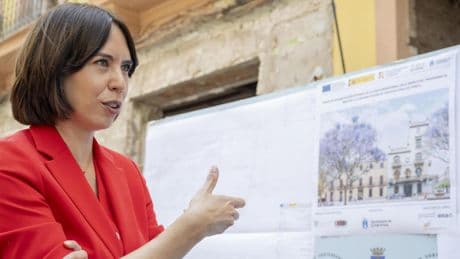 PSOE y Sumar reanudan el ataque a Ayuso por "dumping fiscal" tras el fiasco de retrasar la Hacienda catalana a 2028