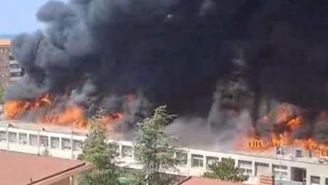 İtalya'daki Tuscia Üniversitesi'nde büyük çaplı yangın çıktı