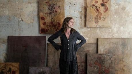 Art Party: Künstler malt Berghain und Blumen auf besondere Art