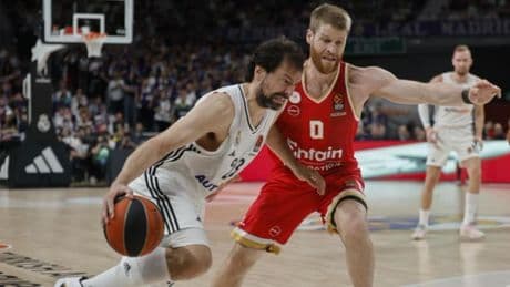 80-72: El Real Madrid se agarra a la defensa para seguir vivo