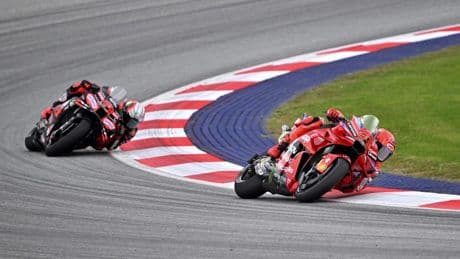 Marc Márquez se lleva la victoria en el GP 1.000 de MotoGP tras un duelo estelar con Bezzecchi
