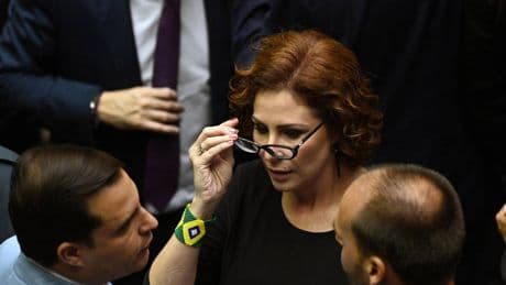 Arrestata a Roma Carla Zambelli, deputata italo-brasiliana condannata per hackeraggio