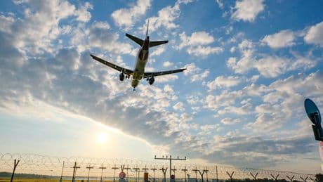 Bayern Sommerferien: Flughafen Nürnberg und ADAC geben Tipps gegen Stress