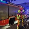 Brand in einem Kellerverschlag ausgebrochen : Feuerwehr löscht Feuer im Seitenflügel in Berlin-Kreuzberg