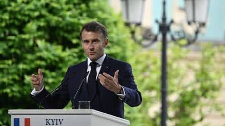 Macron, l'uomo dell'Eliseo e le fughe in avanti senza un risultato