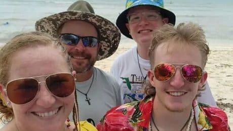 'Sick' dad stabs entire family to death hours before son's graduation
