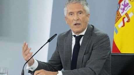 Marlaska acusa al PP de «utilizar» la tragedia del fuego y le insta a sumarse al pacto de Estado climático