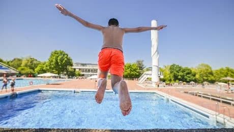 Jedes dritte Freibad will Preise erhöhen: Wird Schwimmen Luxus?