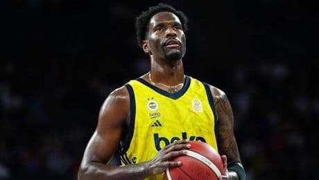 NBA'de Phoenix Suns, Nigel Hayes-Davis'i kadrosuna kattı!