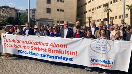 Bursa'da 19 Mart’ta protestoların tutuklanan gençlerin yargılanması başladı