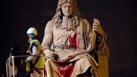 Statue de Colbert vandalisée devant l’Assemblée nationale : le militant de la Brigade antinégrophobie condamné en appel