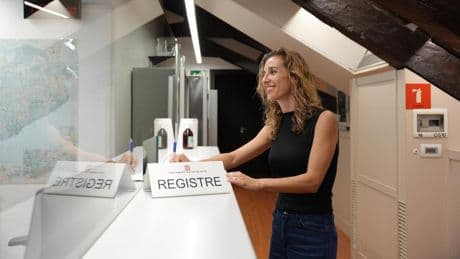 Junts y la CUP piden apoyo a los demás grupos para una nueva ley sobre el catalán en la escuela