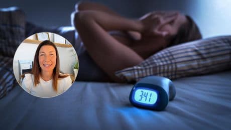 Nuria Roure, experta en sueño: ''Si por la noche sientes una necesidad incontrolable de mover las piernas, no son simplemente nervios, sino el 'síndrome de piernas inquietas'''