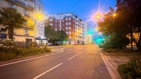 Francia extiende el toque de queda a menores para prevenir disturbios y guerrillas urbanas