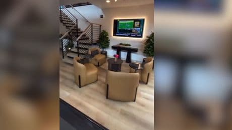 Haben Sie das schon mal gesehen? - Diese Luxus-Wohnung ist IM Stadion