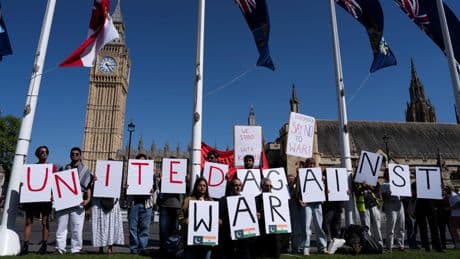 Manifestaciones y redes al rojo vivo: la tensión entre India y Pakistán sacude a sus comunidades en Occidente