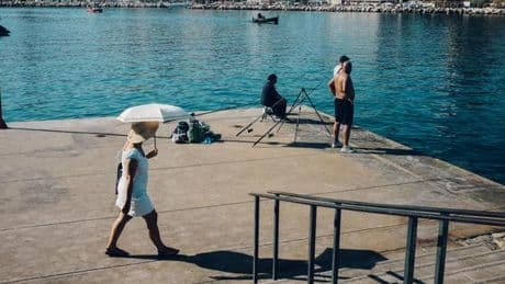 En direct, canicule : la vigilance rouge étendue à mercredi pour les 16 départements concernés