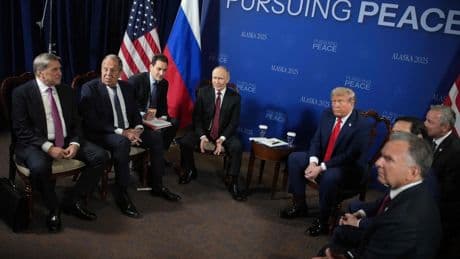 Krieg in der Ukraine: Trump und Putin beenden Gespräche – Putin spricht zuerst bei Pressekonferenz