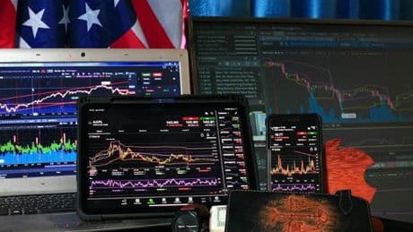 Borse europee, apertura in rialzo. A Piazza Affari bene le banche