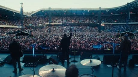 Oasis gigs and Edinburgh Festival bring two million onto Scotland's railways