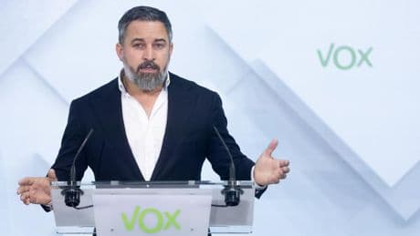 Abascal avisa a Feijóo: "No se puede hablar como Vox y actuar como el PSOE"