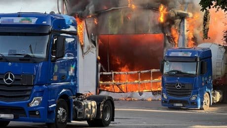 Polizei hat schlimmen Verdacht - Wurde dieser Großbrand von Juden-Hassern gelegt?