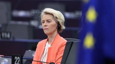 L'UE prolonge la suspension de sa riposte aux droits de douane de Trump (mais ne l'abandonne pas)