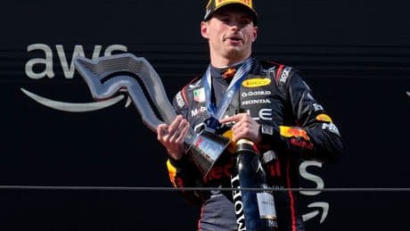 Verstappen borra otro récord de Vettel y acecha a Hamilton