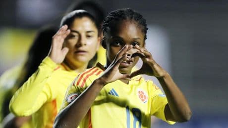 Linda Caicedo participa en el 'baile' de Colombia a Bolivia