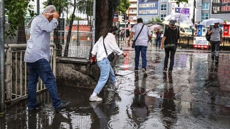 Bu 29 şehirde yaşayanlar dikkat! Meteoroloji 29 Haziran Pazar günü gök gürültülü sağanak yağış için uyardı!