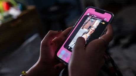 Appel à témoignages : Vous avez entre 15 et 25 ans et vous vous autodiagnostiquez en matière de santé mentale sur les réseaux sociaux, ChatGPT… Racontez-nous