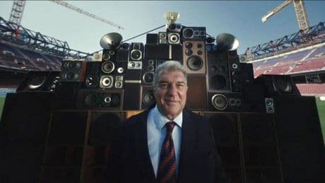 El castillo de naipes de Laporta vuelve a caerse: el Gamper dice adiós al Camp Nou y hará falta otro 'palancazo' in extremis